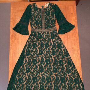 Misumi Retro Gorgeous Emerald Green Lace Maxi Dress – Size S – New With Tags